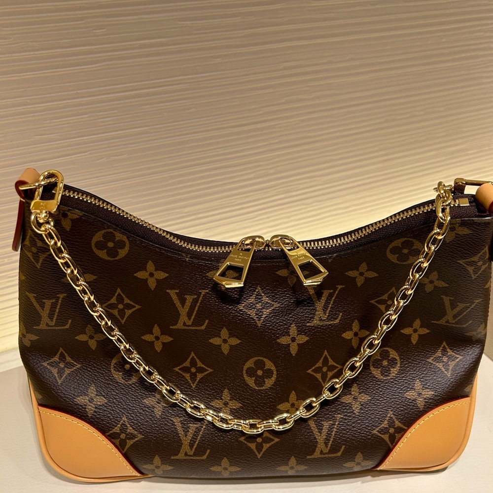 Louis Vuitton bolougne monogram